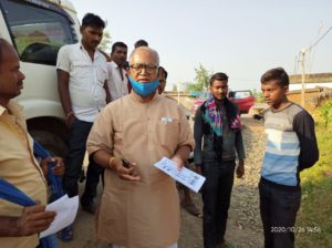 लोक समाज पार्टी के राष्ट्रीय अध्यक्ष गौरी शंकर शर्मा (एडवोकेट) सुलतानगंज विधान सभा से लोक समाज पार्टी के उम्मीदवार श्री नंद किशोर शर्मा के समर्थन में क्षेत्र मे डोर टू डोर प्रचार करते करते हुये